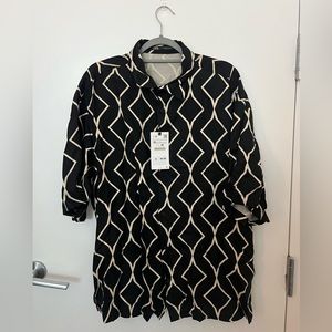 Zara XL Geometric Black and White Short sleeve Button Down. New with Tags